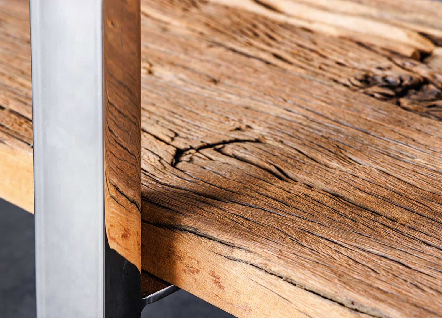 Pieds chromes et bois rustique de la console